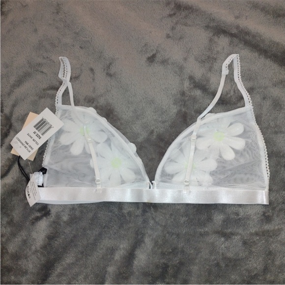 NWT REVOLVE Daydream Nation Daisy Bra White Size Medium - Picture 4 of 6